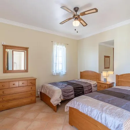 Villa Abf55v2 Moradia De Qualidade Com Ac E Piscina *