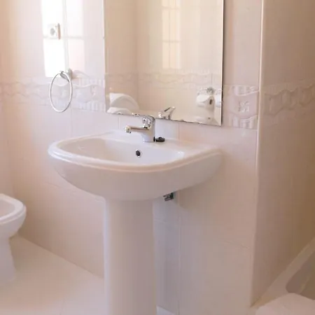 Villa Abf55v2 Moradia De Qualidade Com Ac E Piscina *
